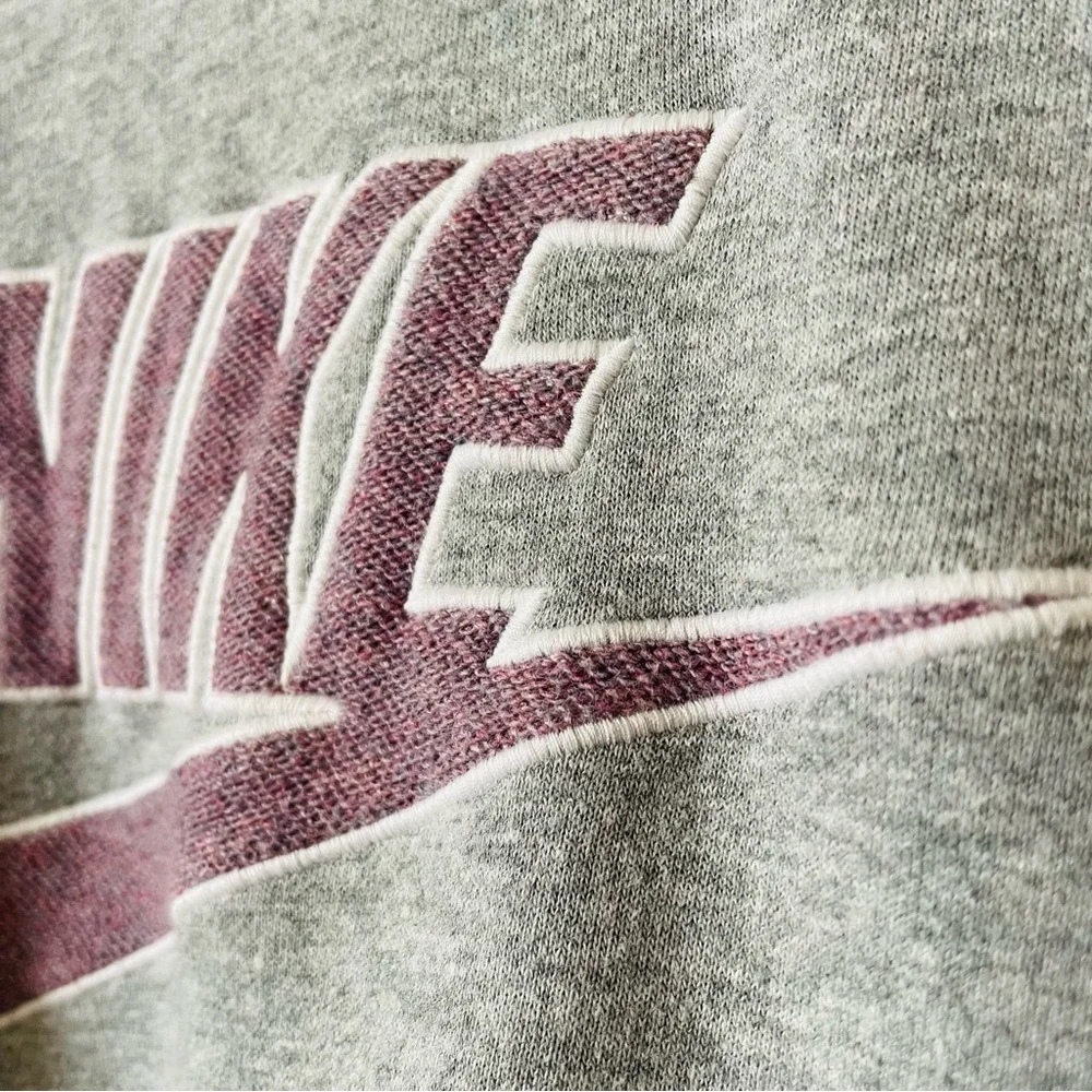 Nike MEDIUM gray logo crewneck sweatshirt